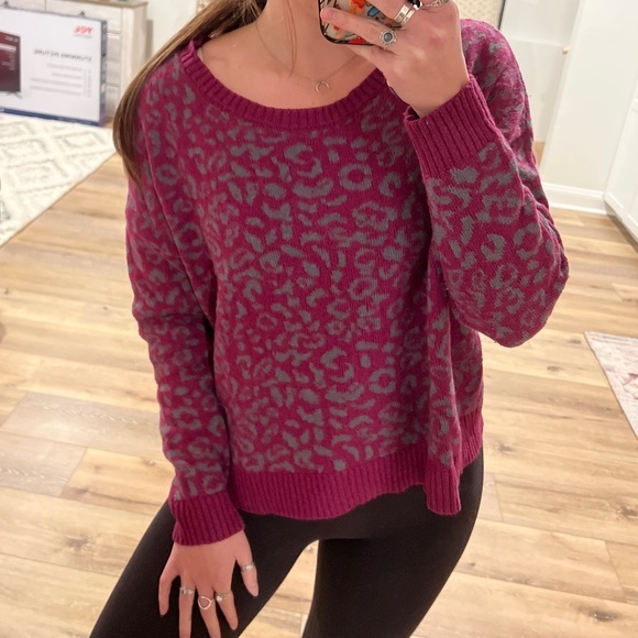 Free People Cool Cat Purple Leopard Print Oversized Drop Shoulder Sweater Size S - Picture 2 of 8